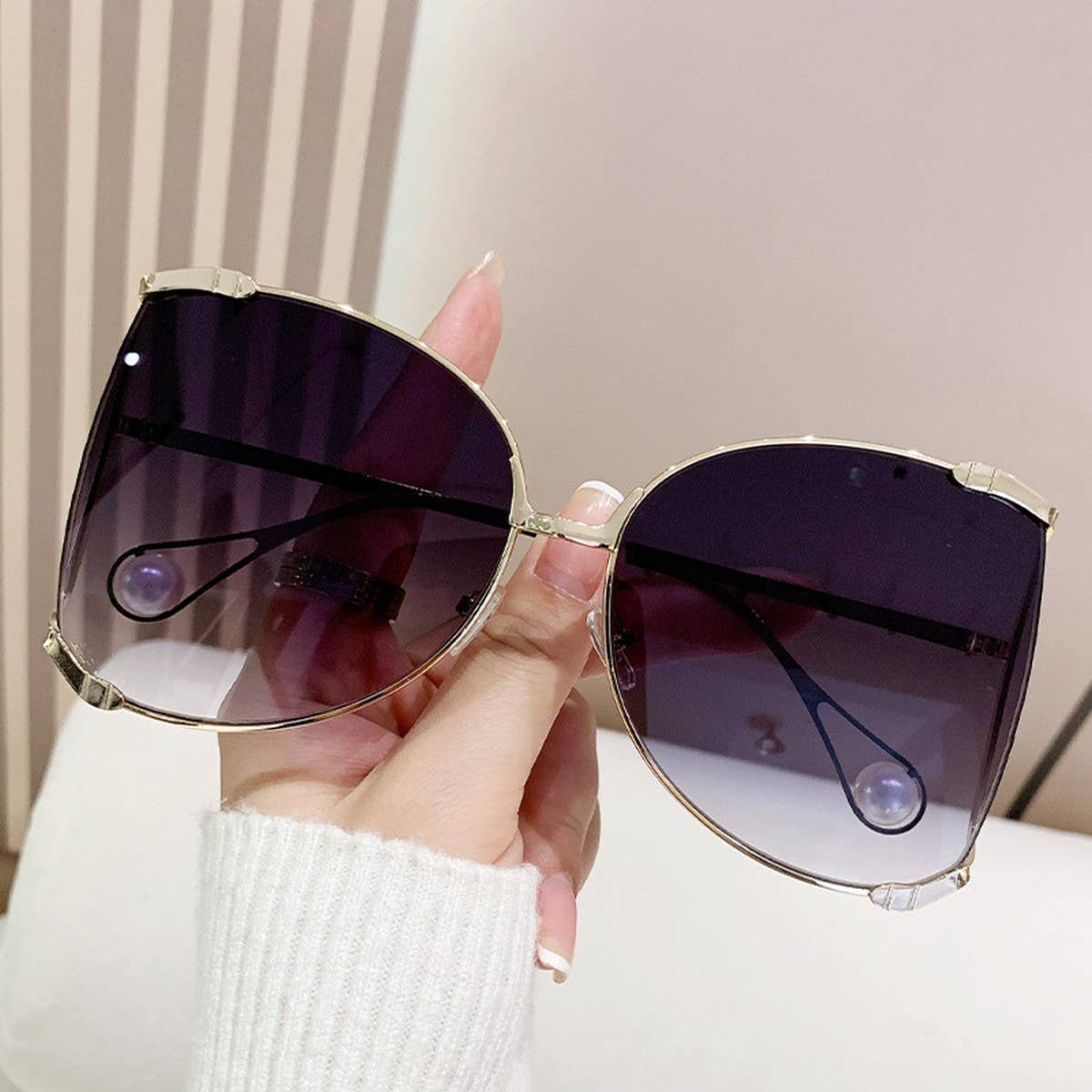 LARGE-FRAME SUNGLASSES WITH PEARLS ANTI-UV_CWASG0343