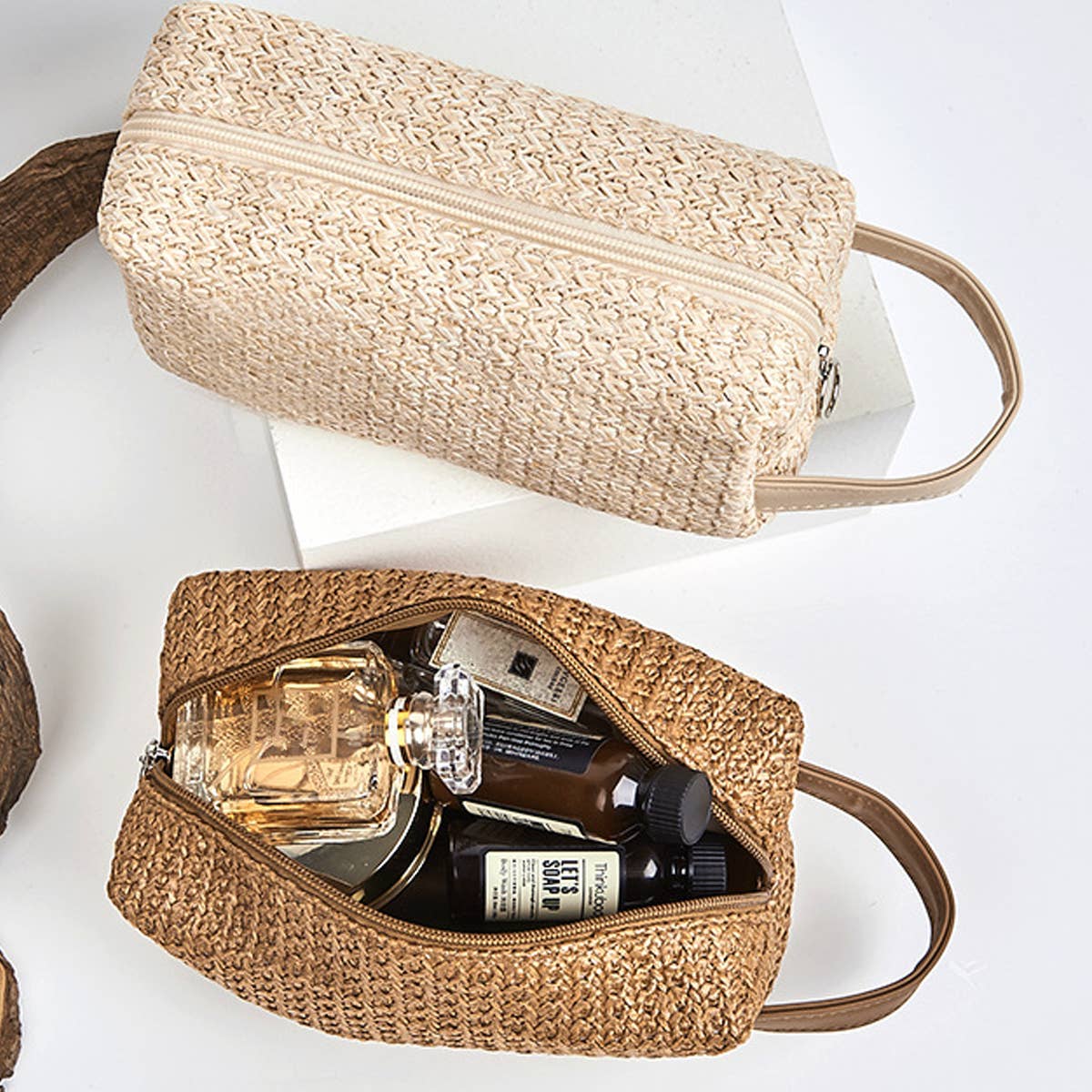 SIMPLE AND PORTABLE TRAVEL COSMETIC BAG_CWAB1837