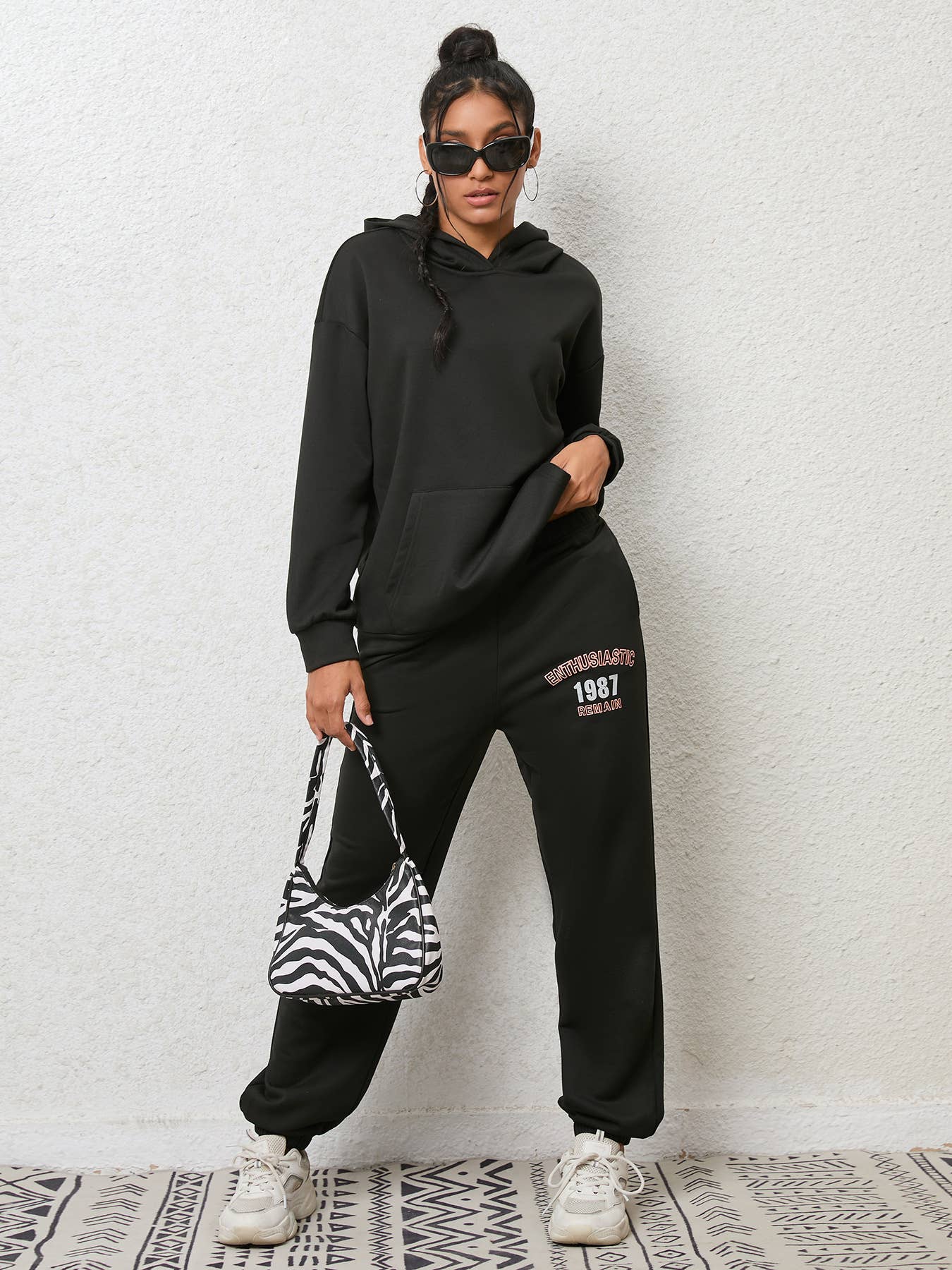 FLEECE HOODIE AND SWEATPANTS FASHION CASUAL SUIT