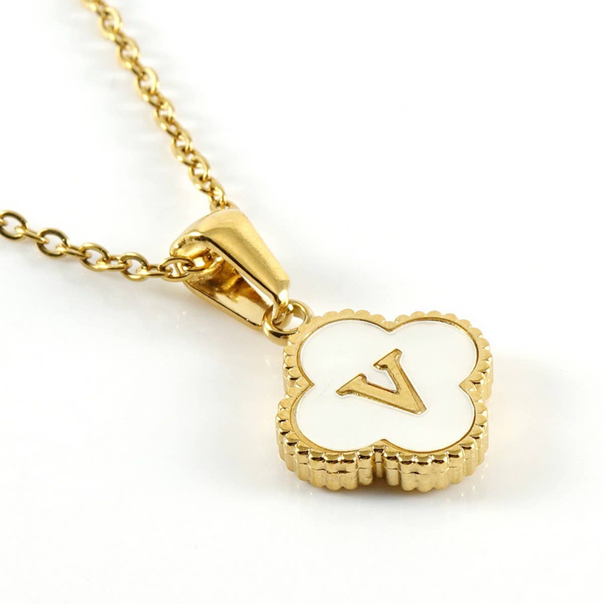 FOUR LEAF CLOVER 26 LETTER SHELL PENDANT NECKLACE