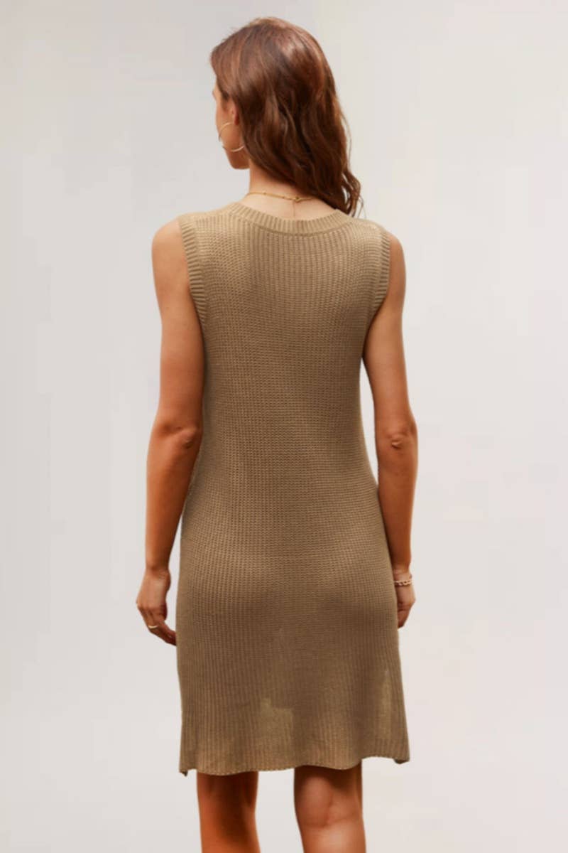 CWDSD3917_KNIT V-NECK SLEEVELESS SHORTS DRESS