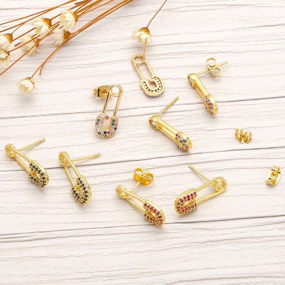 SET WITH COLORED ZIRCON PAPER CLIP EARRINGS