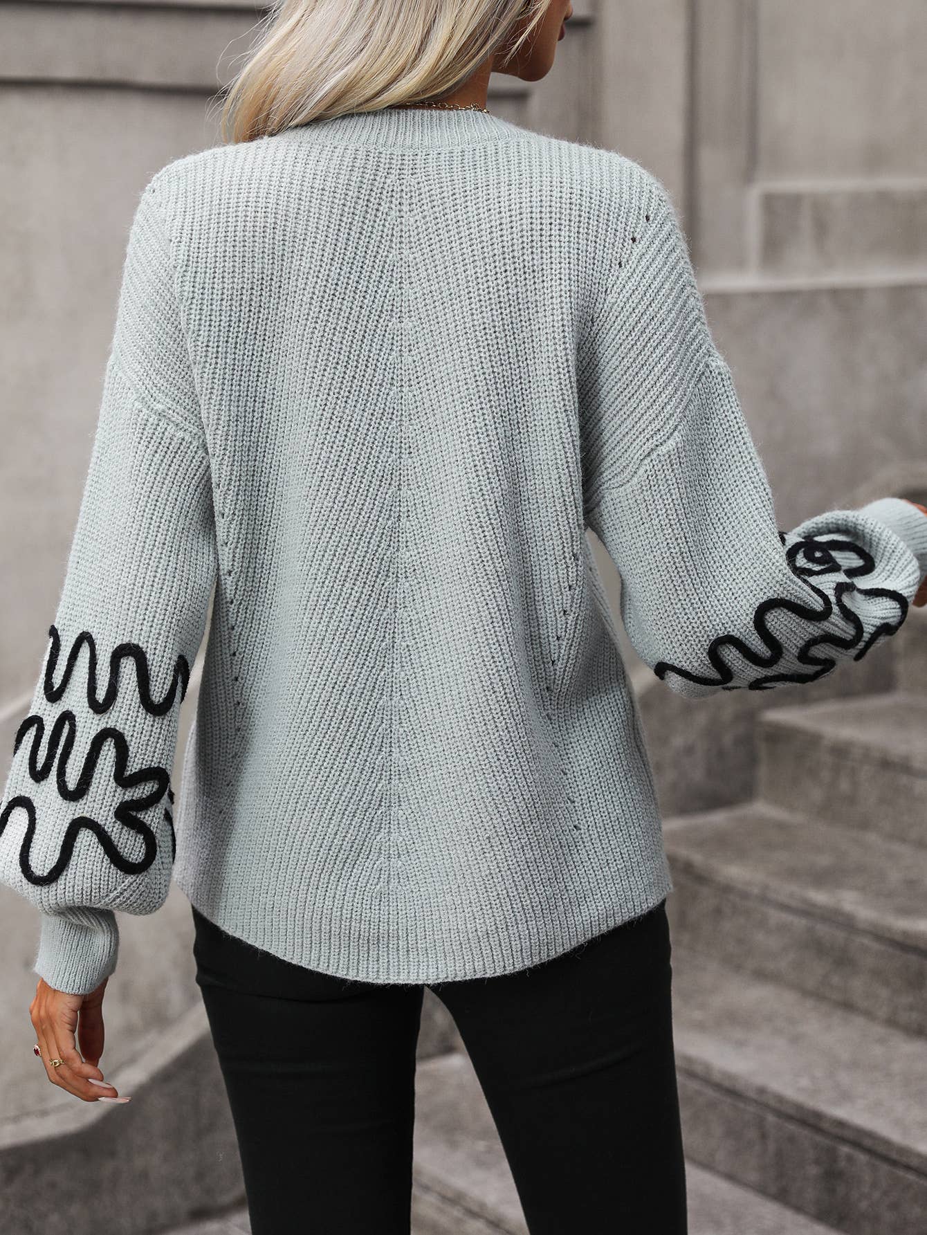Fashionable jacquard round-neck knitted sweater