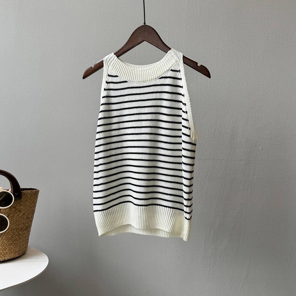 CREW-NECK SLEEVELESS BOTTOM STRIPED KNIT CAMISOLE