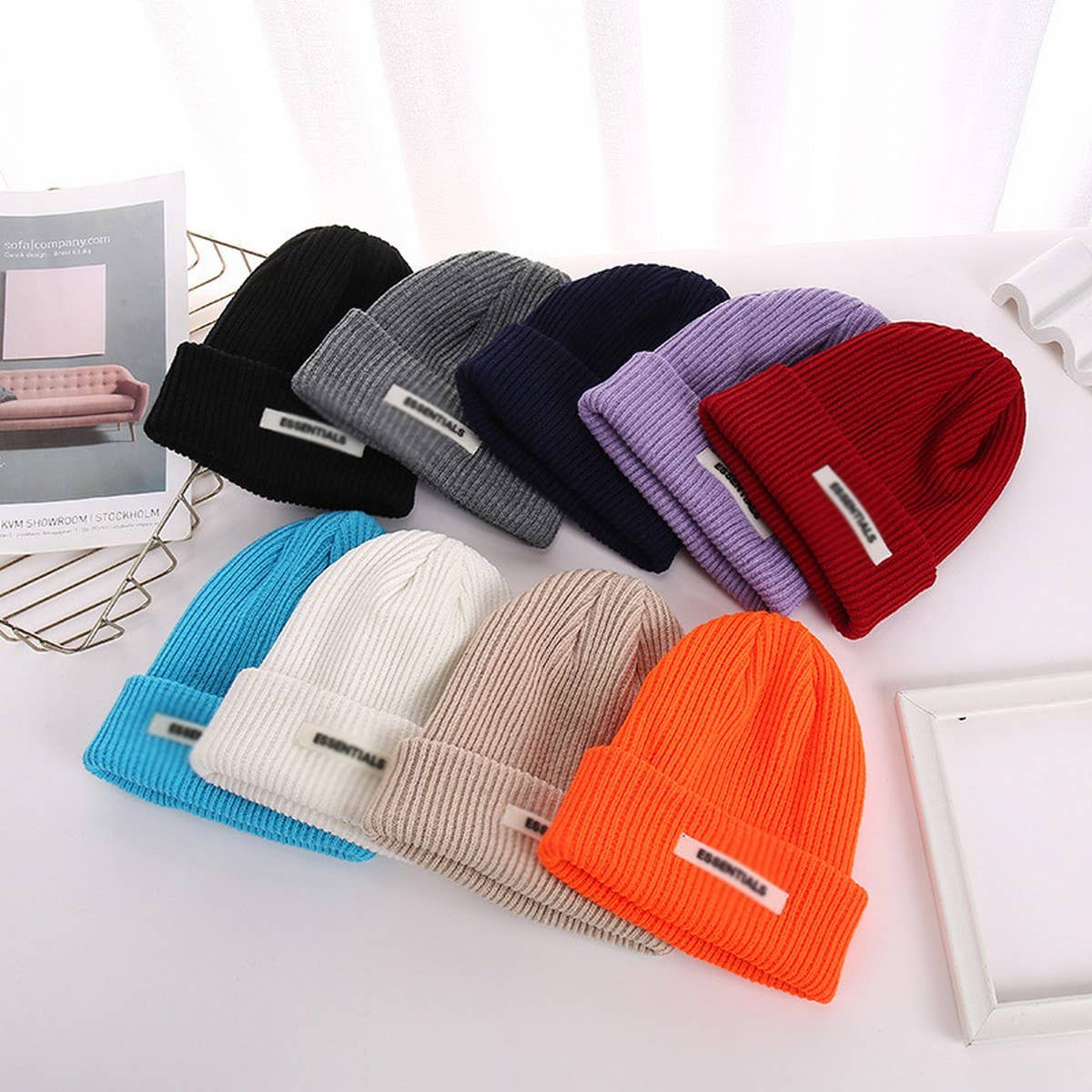 CWAH04342_ESSENTIALS LETTER PATCH KNIT BEANIE HAT
