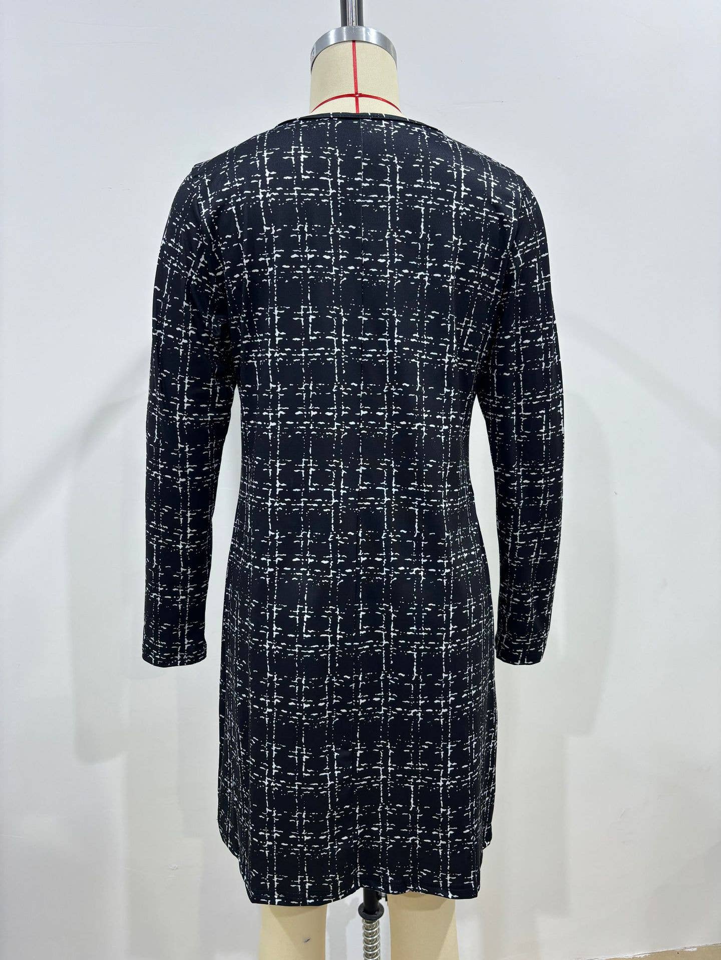 Checked round-neck long-sleeved knitted dress
