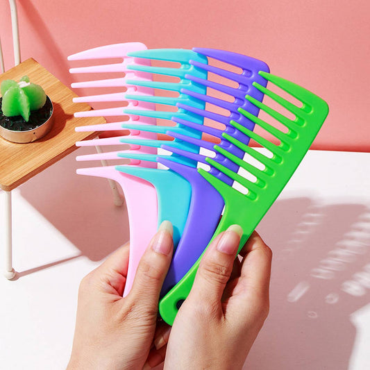 SIMPLE AND PORTABLE LARGE-TOOTH WIDE-TOOTH COMB