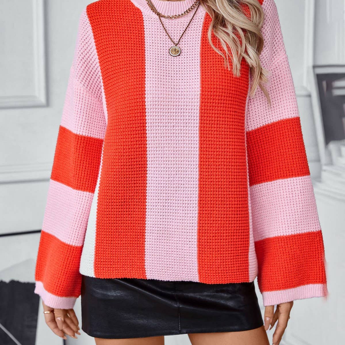 Color contrast short crew neck pullover sweater