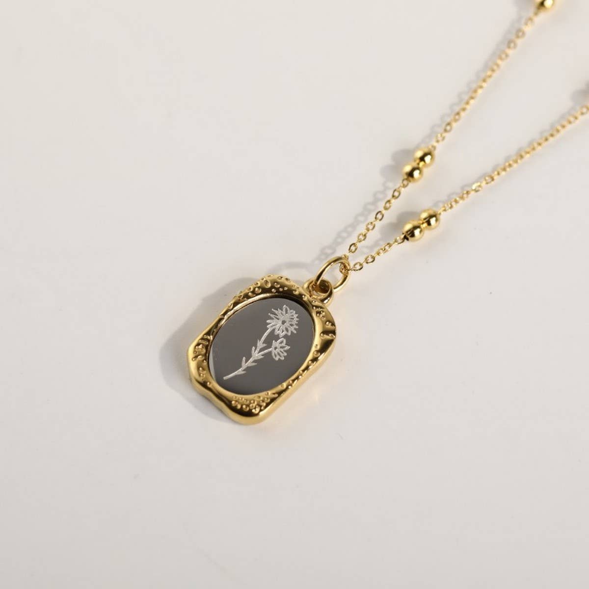 VINTAGE MAGIC MIRROR ROSE DECEMBER NECKLACE