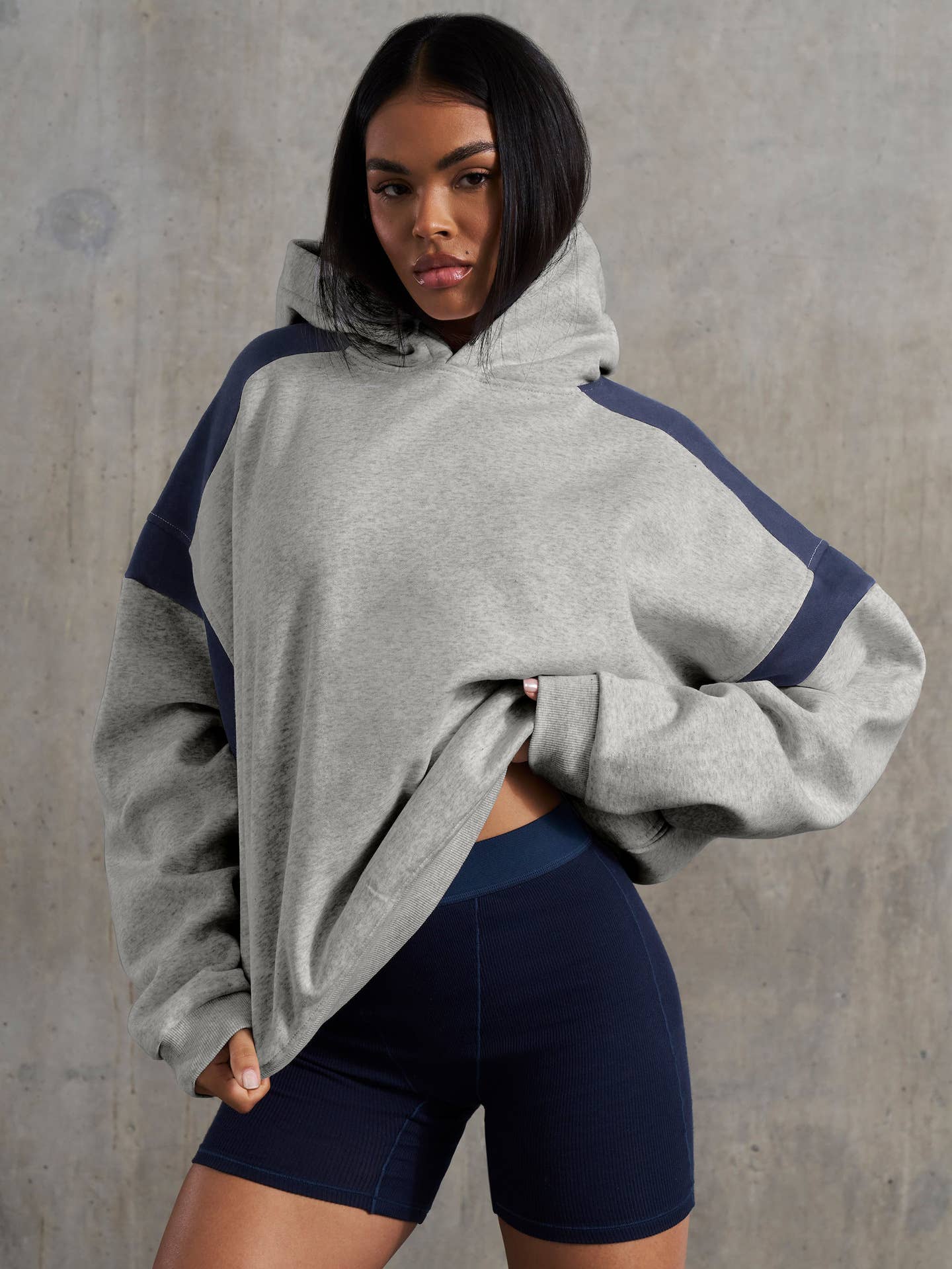 CONTRASTING OFF-SHOULDER BASEBALL HOODIE