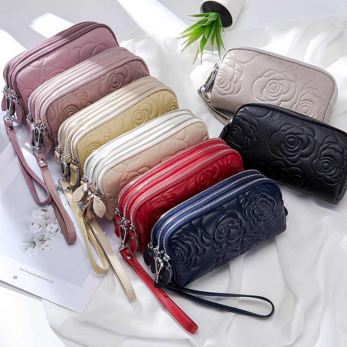 CLUTCH BAG TOP GRAIN COWHIDE EMBOSSED WALLET_CWAB3786