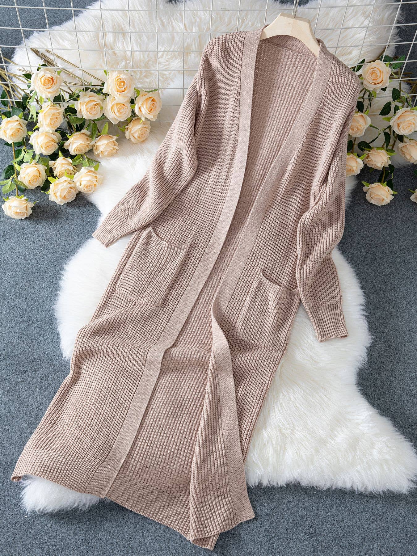 Casual loose pocket long-sleeved knitted cardigan