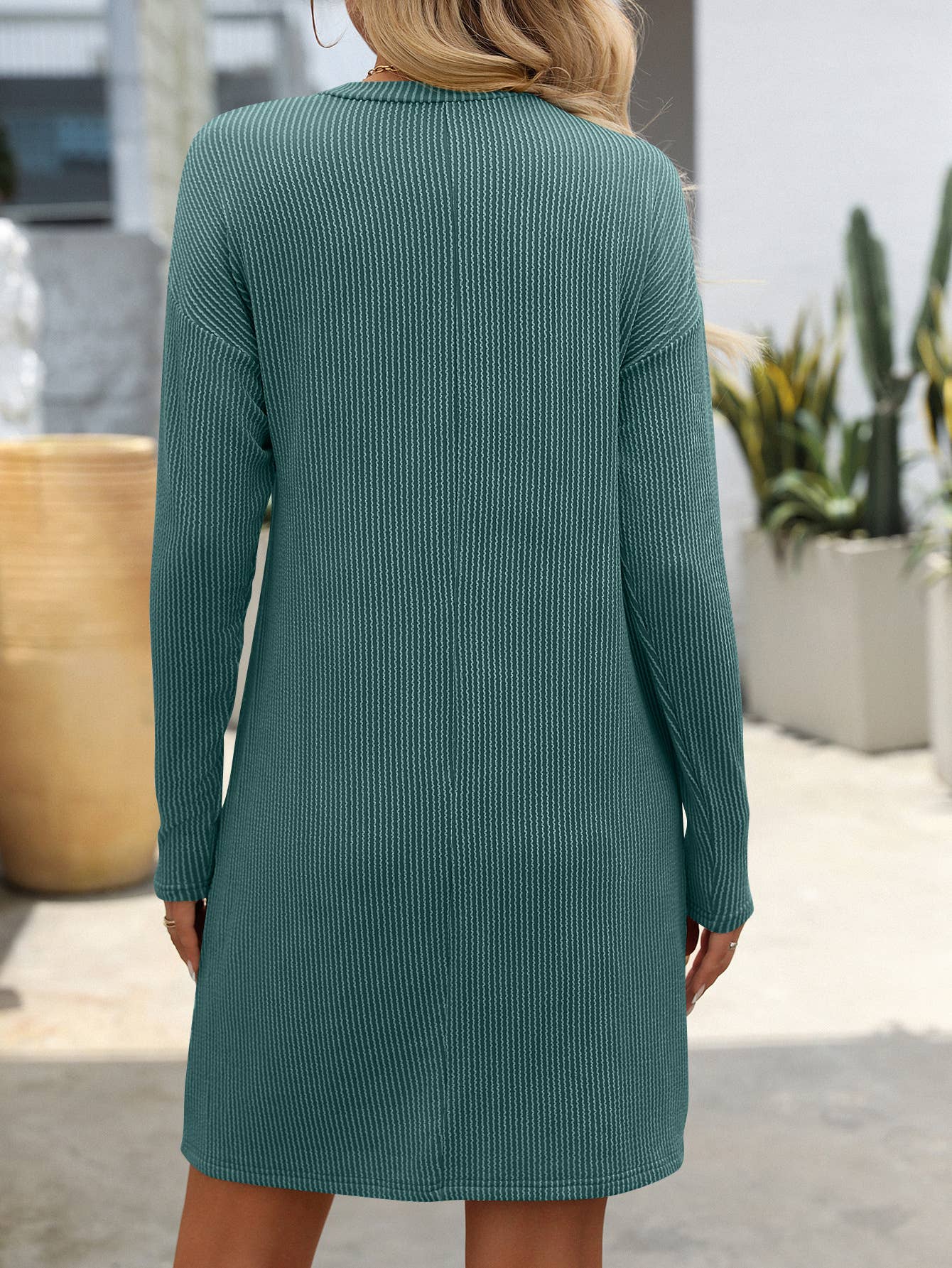 COLOR CONTRAST TWIST STRIP LONG SLEEVE DRESS