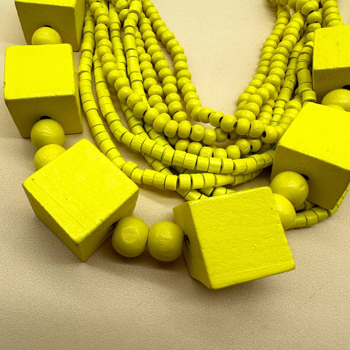WOODEN BEADS WOOD GEOMETRIC NECKLACE_CWMM4956