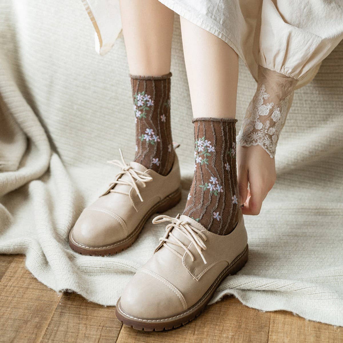 PREPPY LITTLE FLORAL STRIPED MIDTUBE SOCK LADY_CWMS0403
