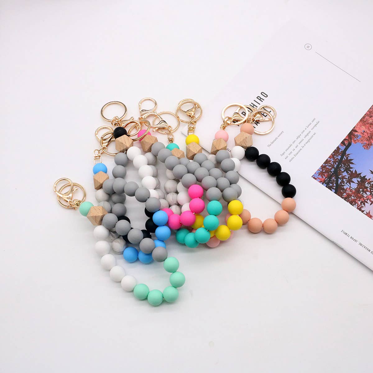 COLORFUL SILICONE BEAD BRACELET KEYCHAIN