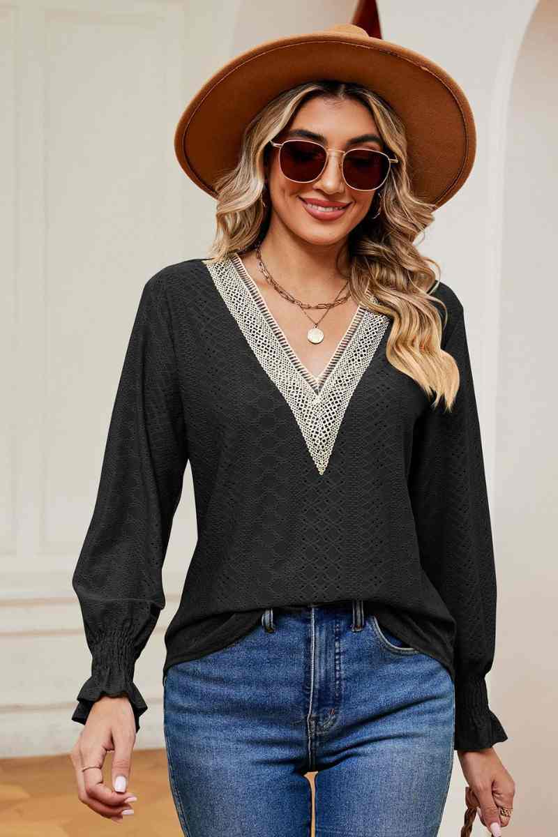 CWTBLL2837_V-NECK LACE PATCHWORK LONG-SLEEVED TOP