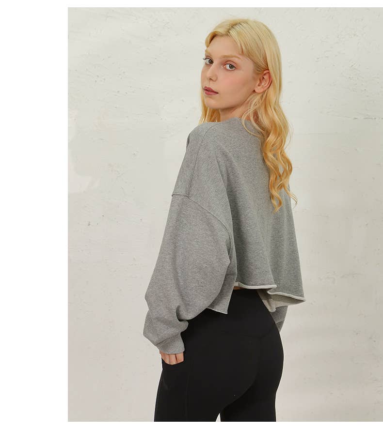 Crop top with fashionable printed sweatshirt