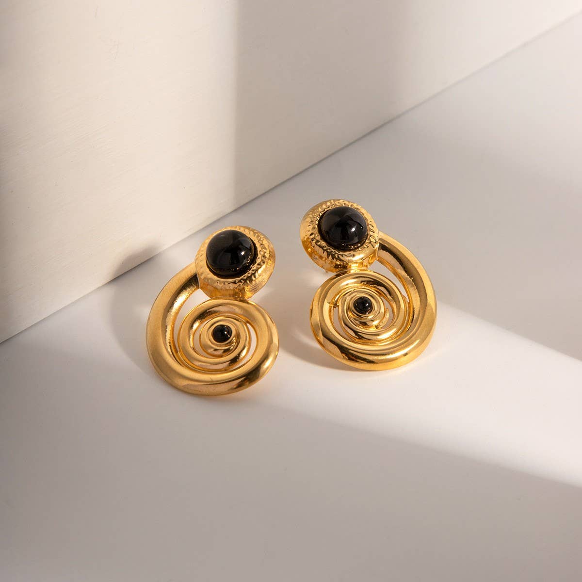 18K GOLD STAINLESS STEEL SPIRAL HOOP EARRINGS_CWASC1658