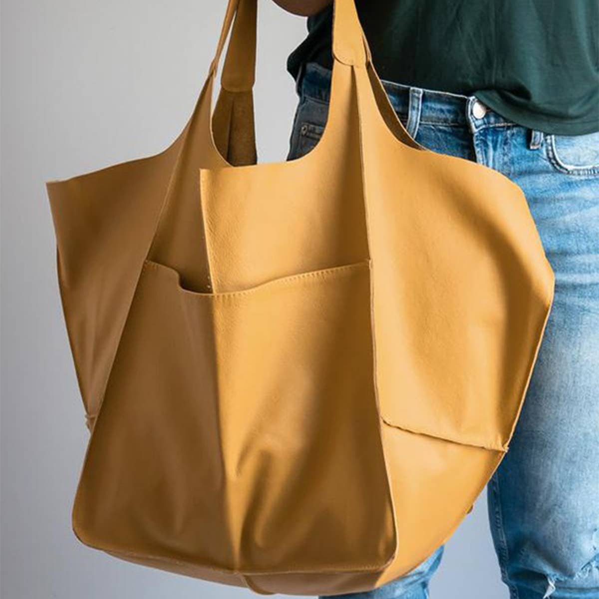 VINTAGE TOTE BAG WITH SPACIOUS STORAGE CAPACITY_CWAB0558