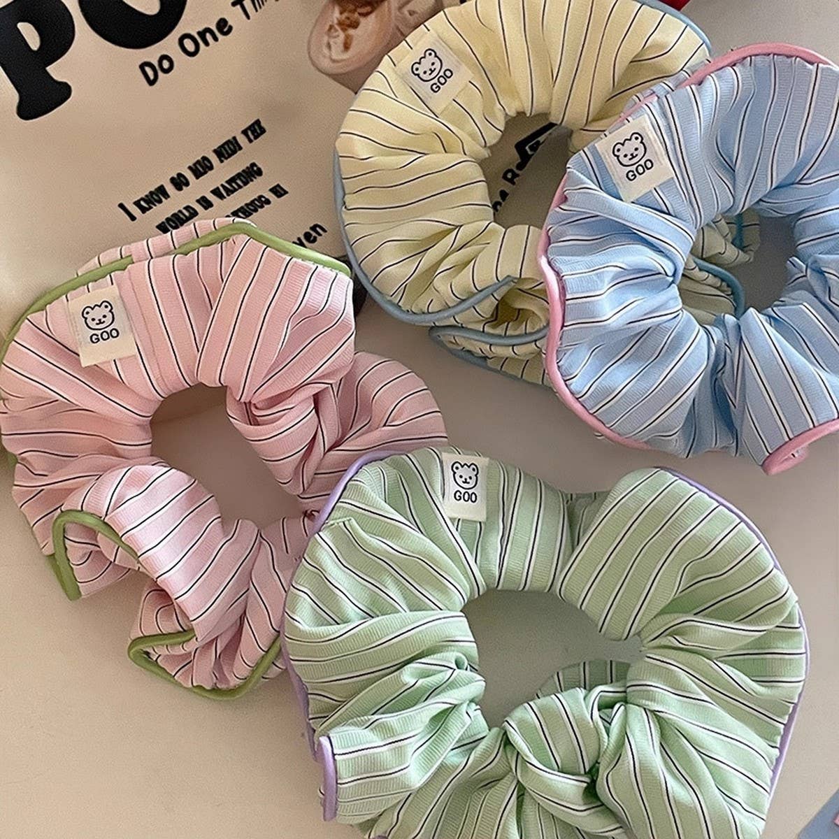 CREAM CONTRAST STRIPED HAIR TIE_CWAHA1077