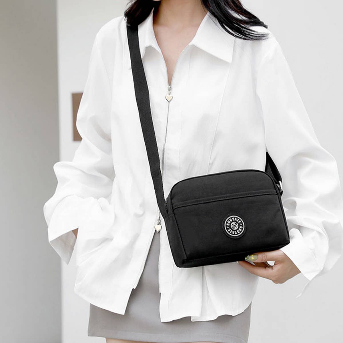 LIGHTWEIGHT SOLID NYLON CROSSBODY SHOULDER BAG