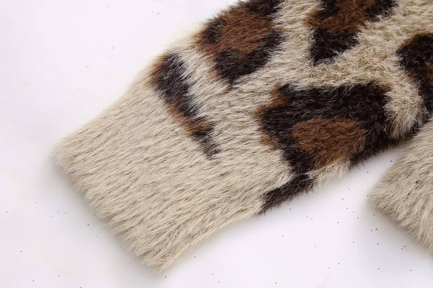 CREW-NECK LEOPARD PRINT SINGLE-BREASTED CARDIGAN