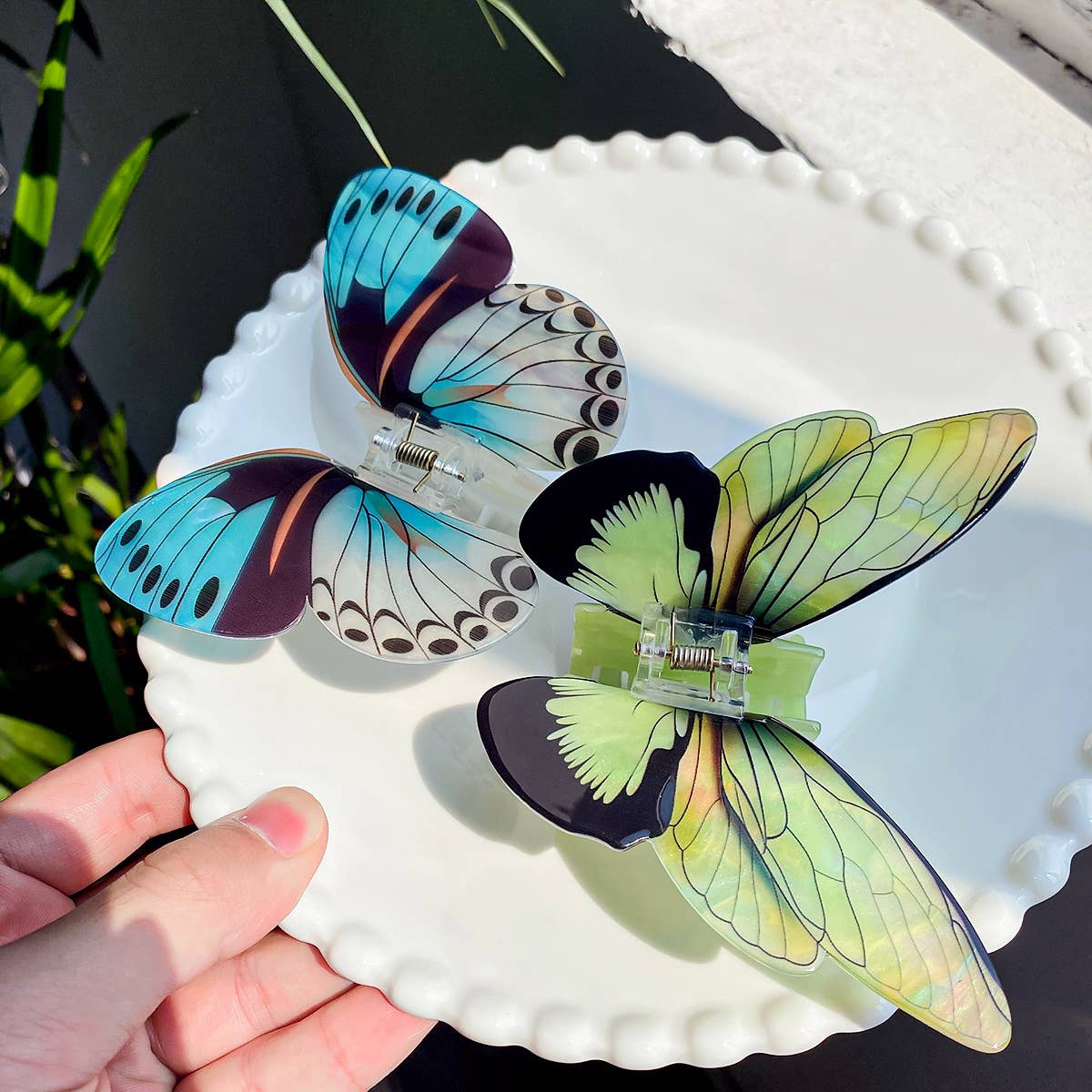 Hairpins with the simulated butterfly temperament