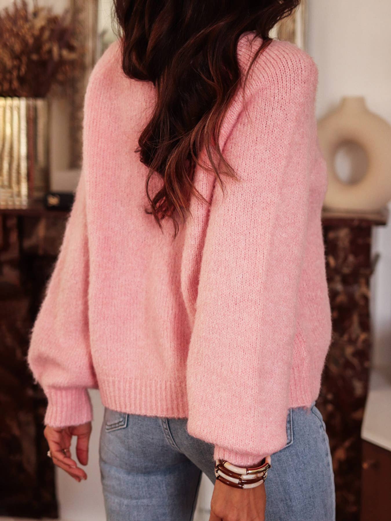 Elegant round-neck button knitted sweater