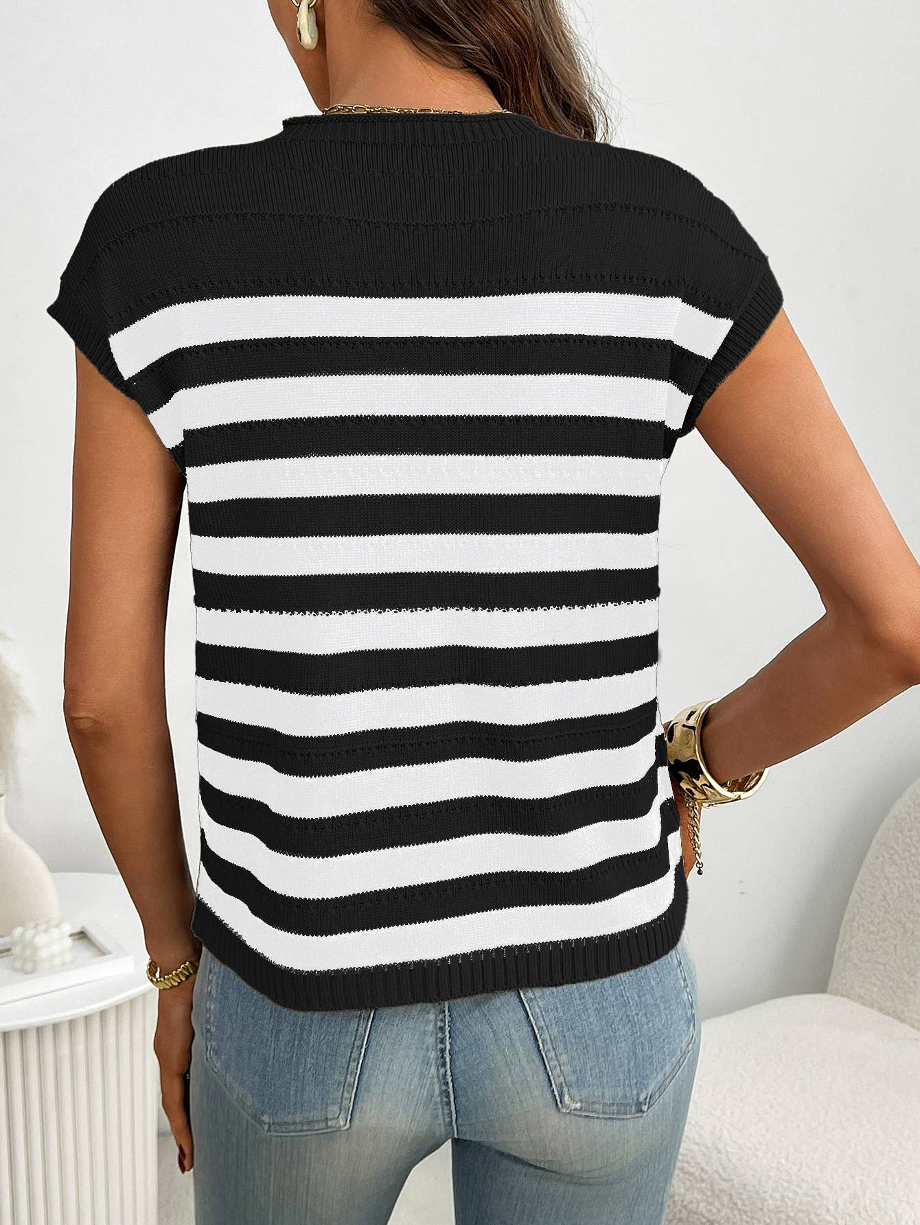 Color-blocking striped short-sleeved sweater