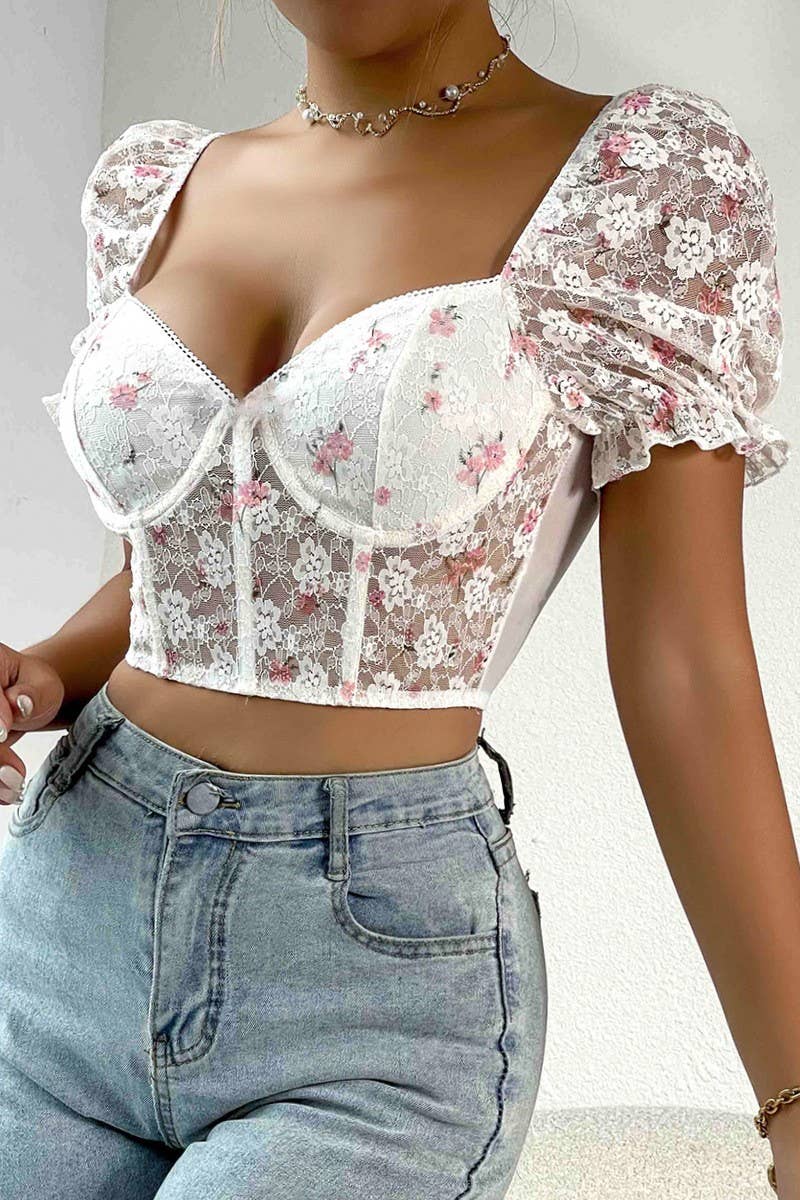 CWTBLS1663_LOW-CUT LACE PANEL SHORT-SLEEVED TOP