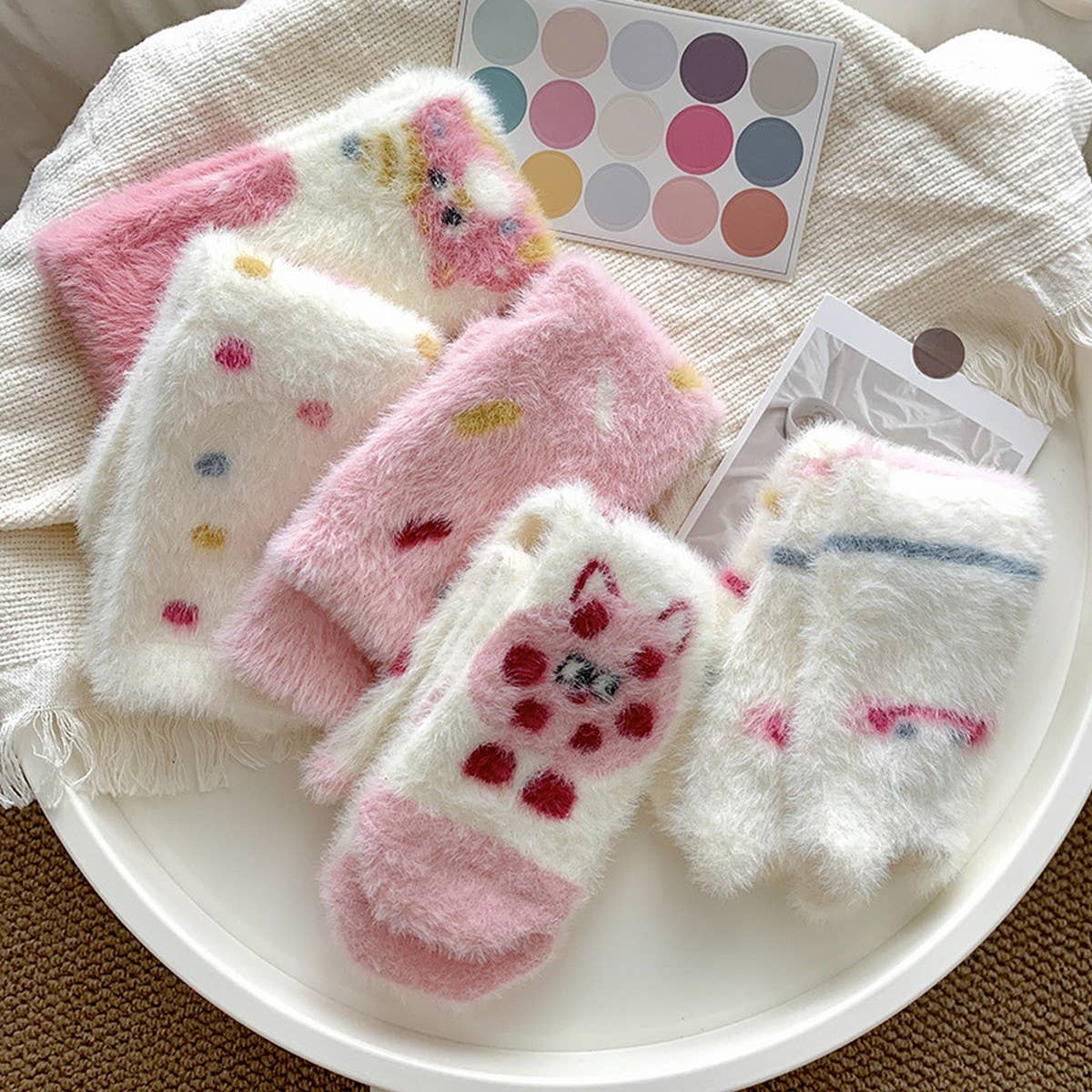WARM AND CUTE POLKA DOT HOME SLEEPING SOCKS