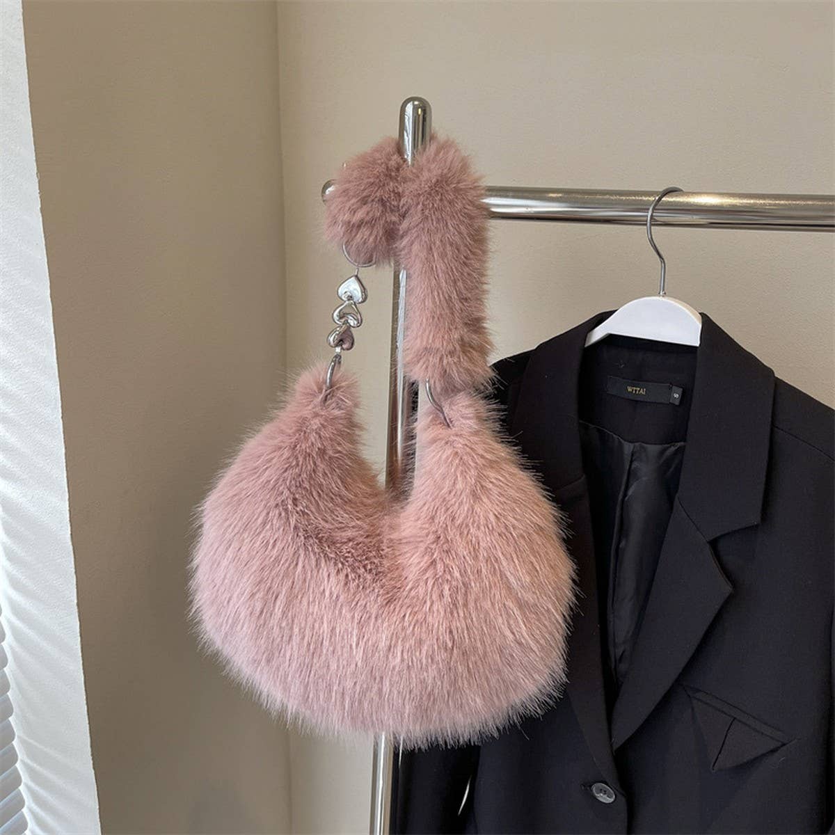 WINTER HANDBAG PLUSH SHOULDER DUMPLING BAG_CWAB3970