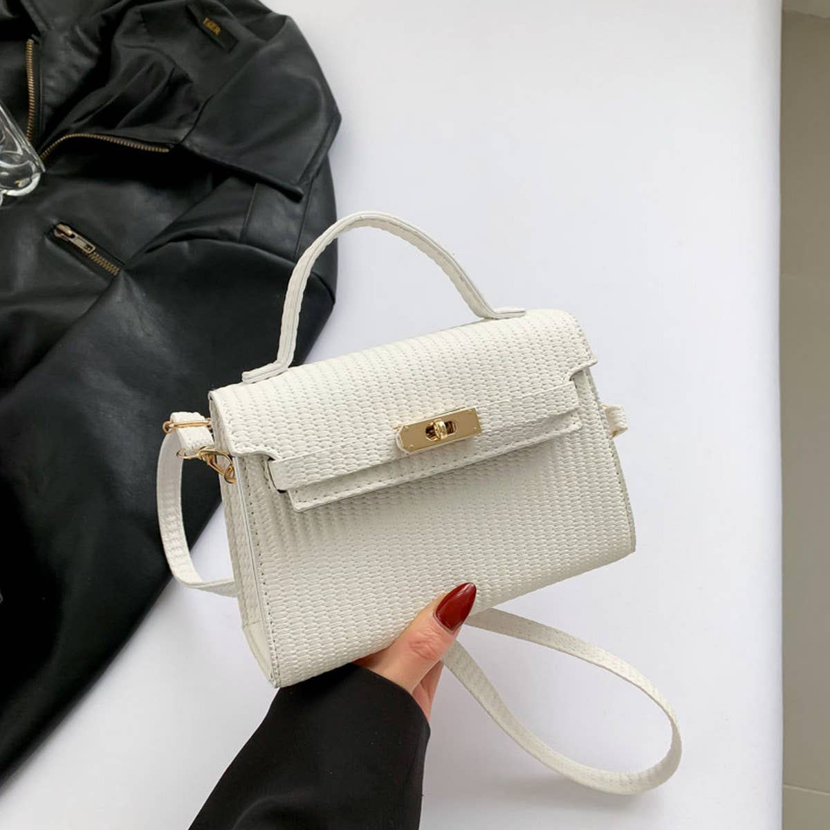 NICHE FASHION RETRO MESSENGER BAG_CWAB3295