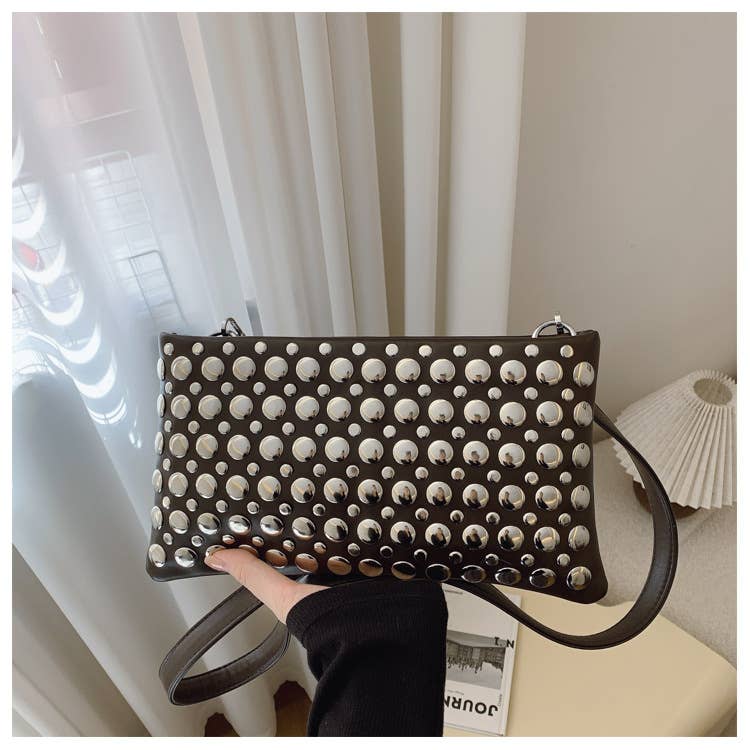 Personalized trendy riveted single-shoulder bag