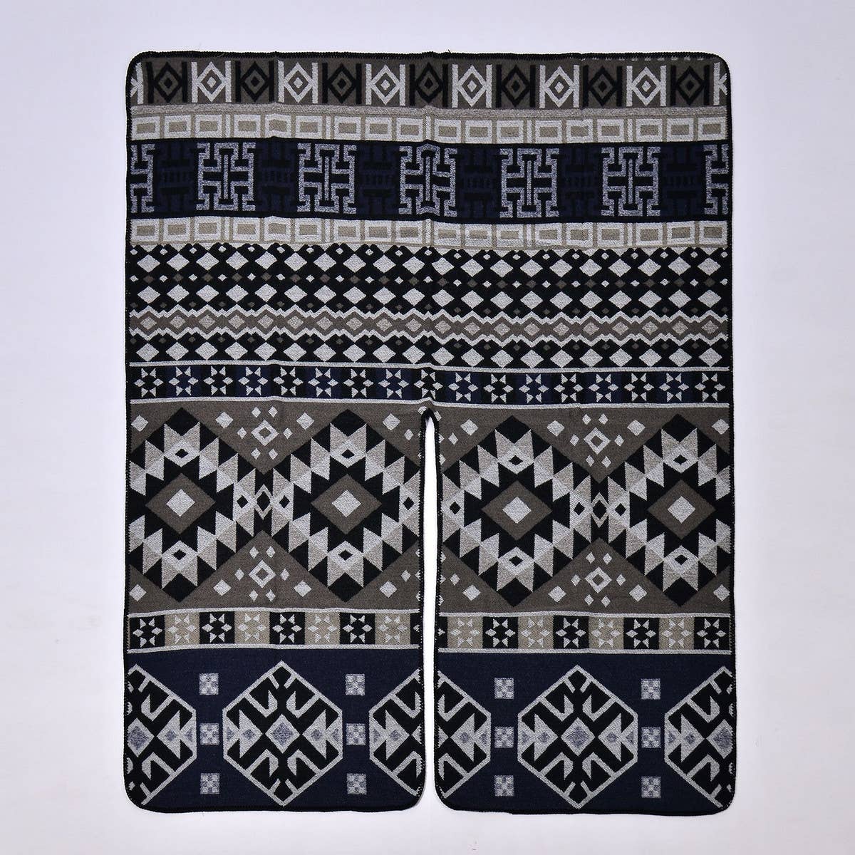 GEOMETRIC DIAMOND THICK WARM SHAWL