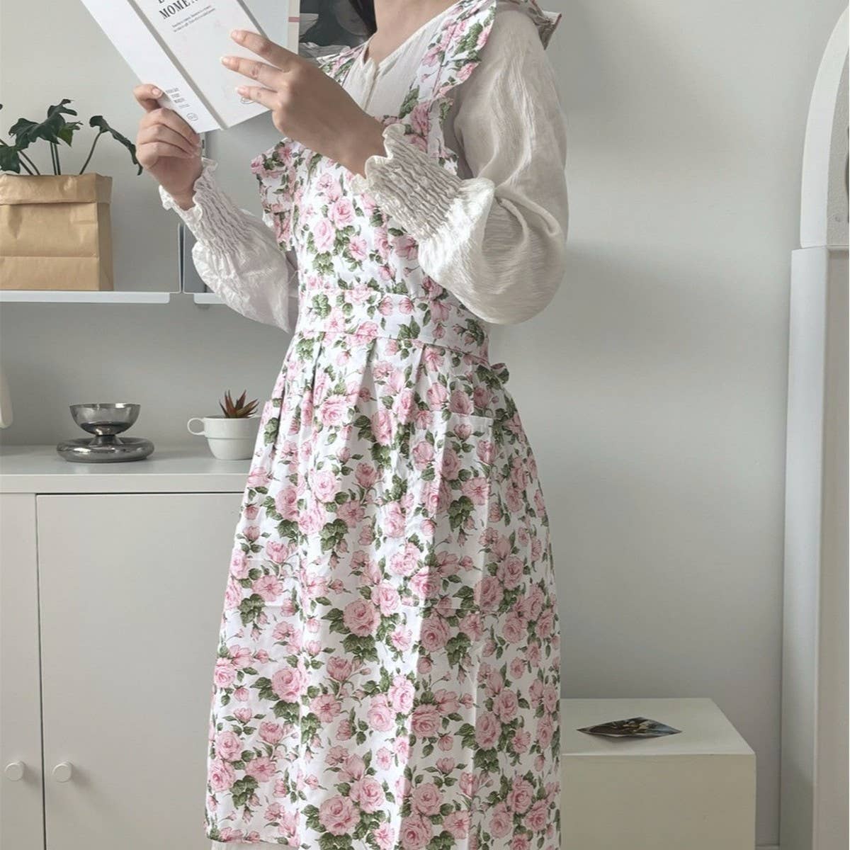 HANDMADE FLORAL ROSES AND RUFFLED APRON