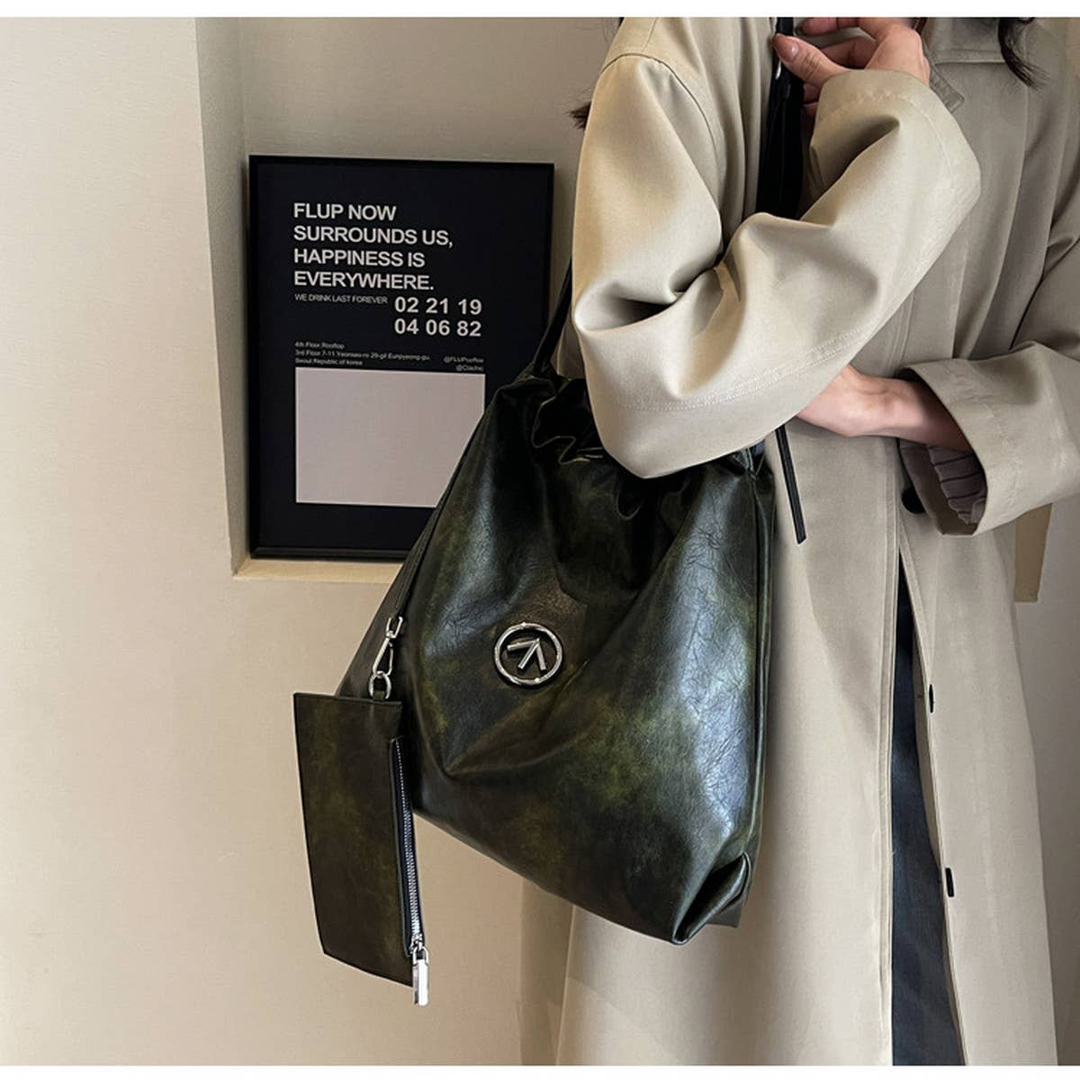 RETRO LARGE-CAPACITY COMMUTER ARMPIT BAG_CWAB1581