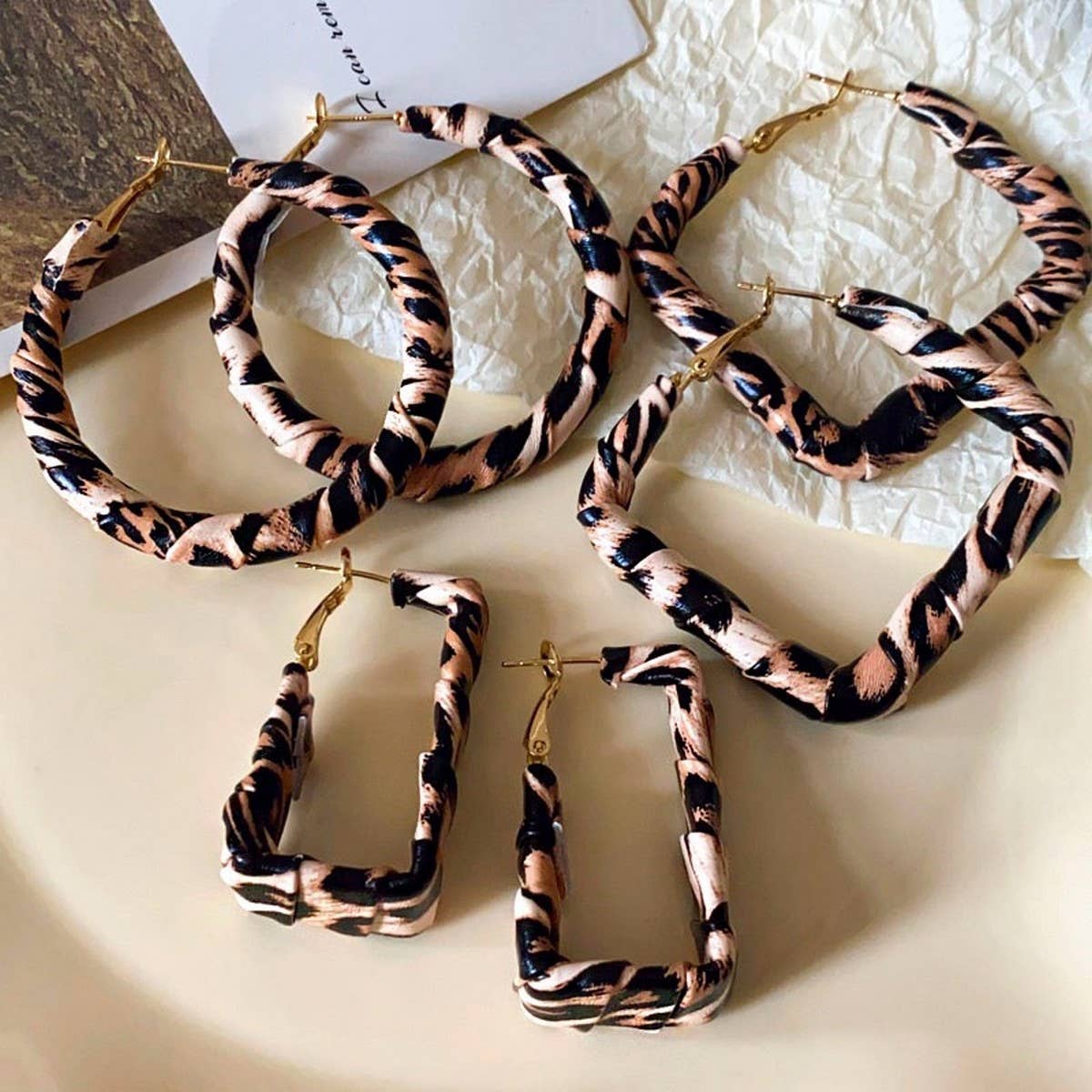 FASHIONABLE LEOPARD PRINT SILVER NEEDLE EARRINGS