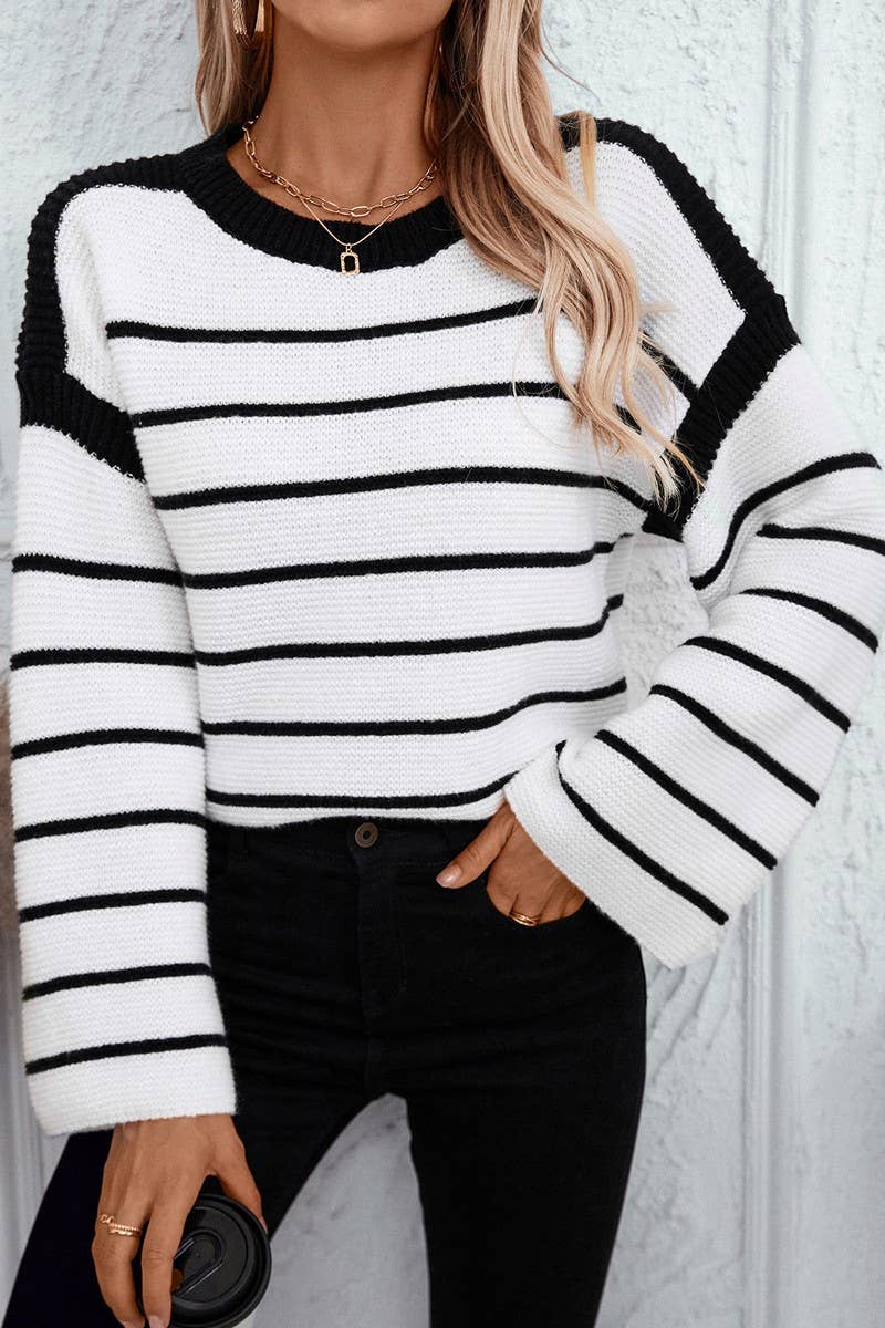 CWOSWL2913_BLACK AND WHITE STRIPED PULLOVER SWEATER