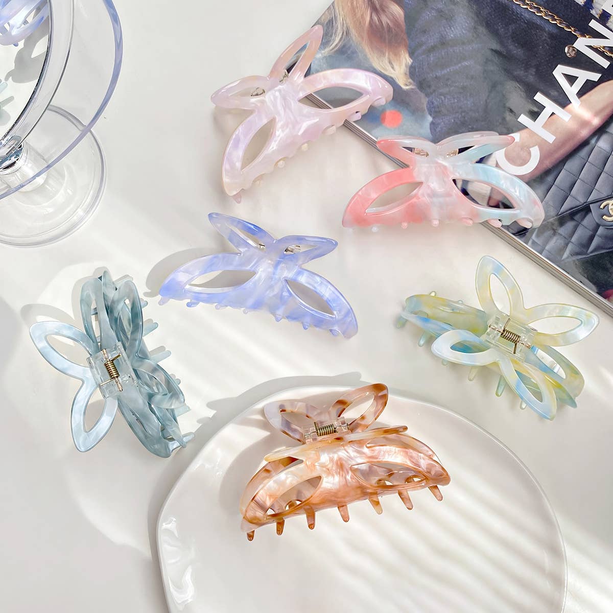 TEMPERAMENT BUTTERFLY SWEET HOLLOW HAIRPIN