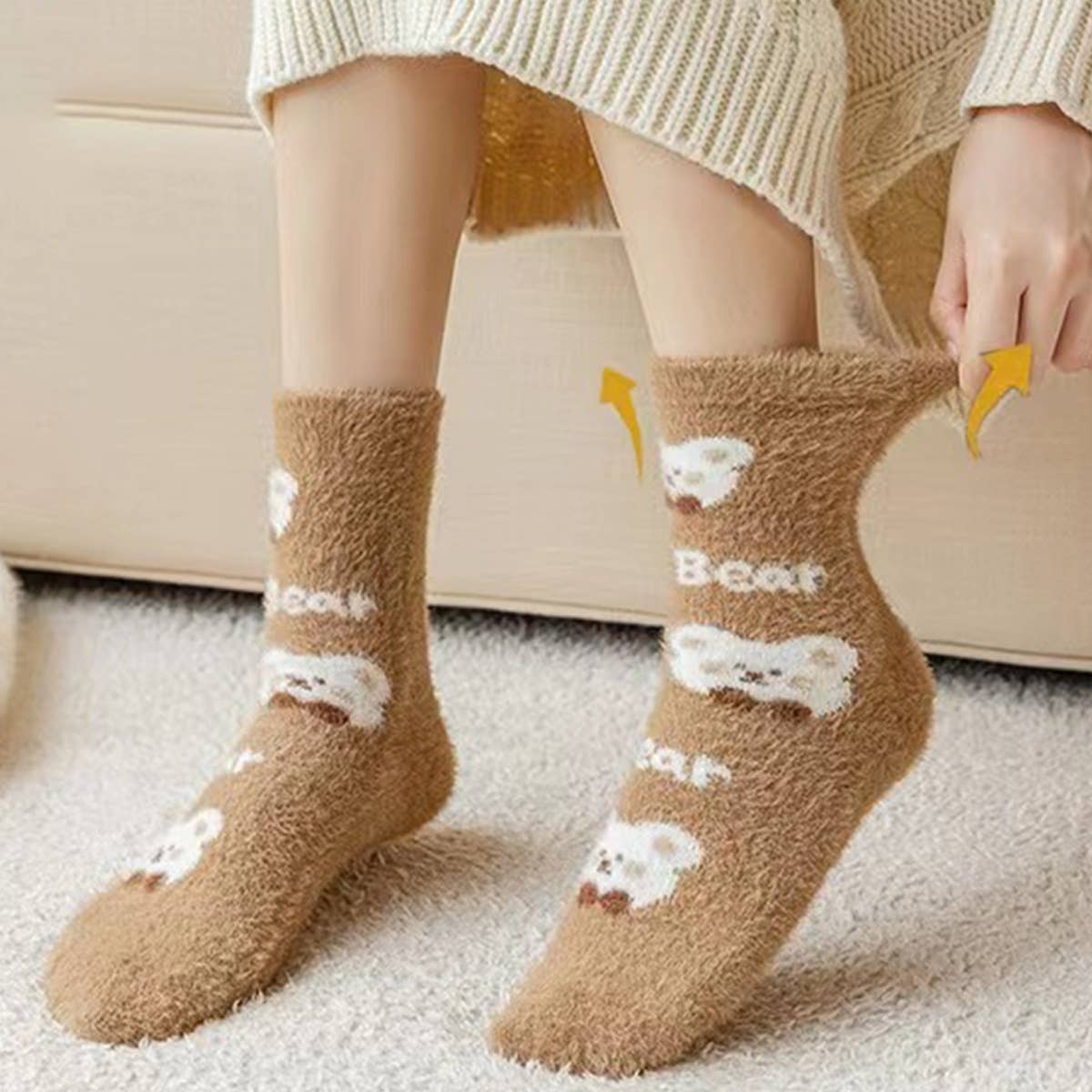 BROWN WARM CARTOON CUTE MID-TUBE SOCKS_CWMS0794
