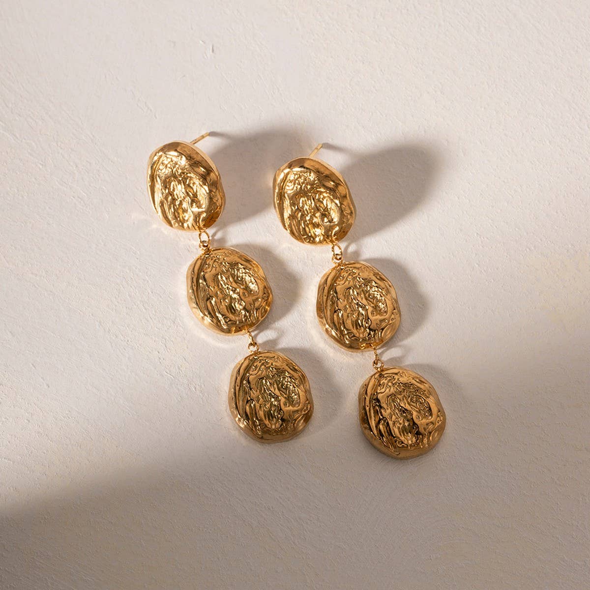 GEOMETRIC STAINLESS STEEL WRINKLE STUD EARRINGS