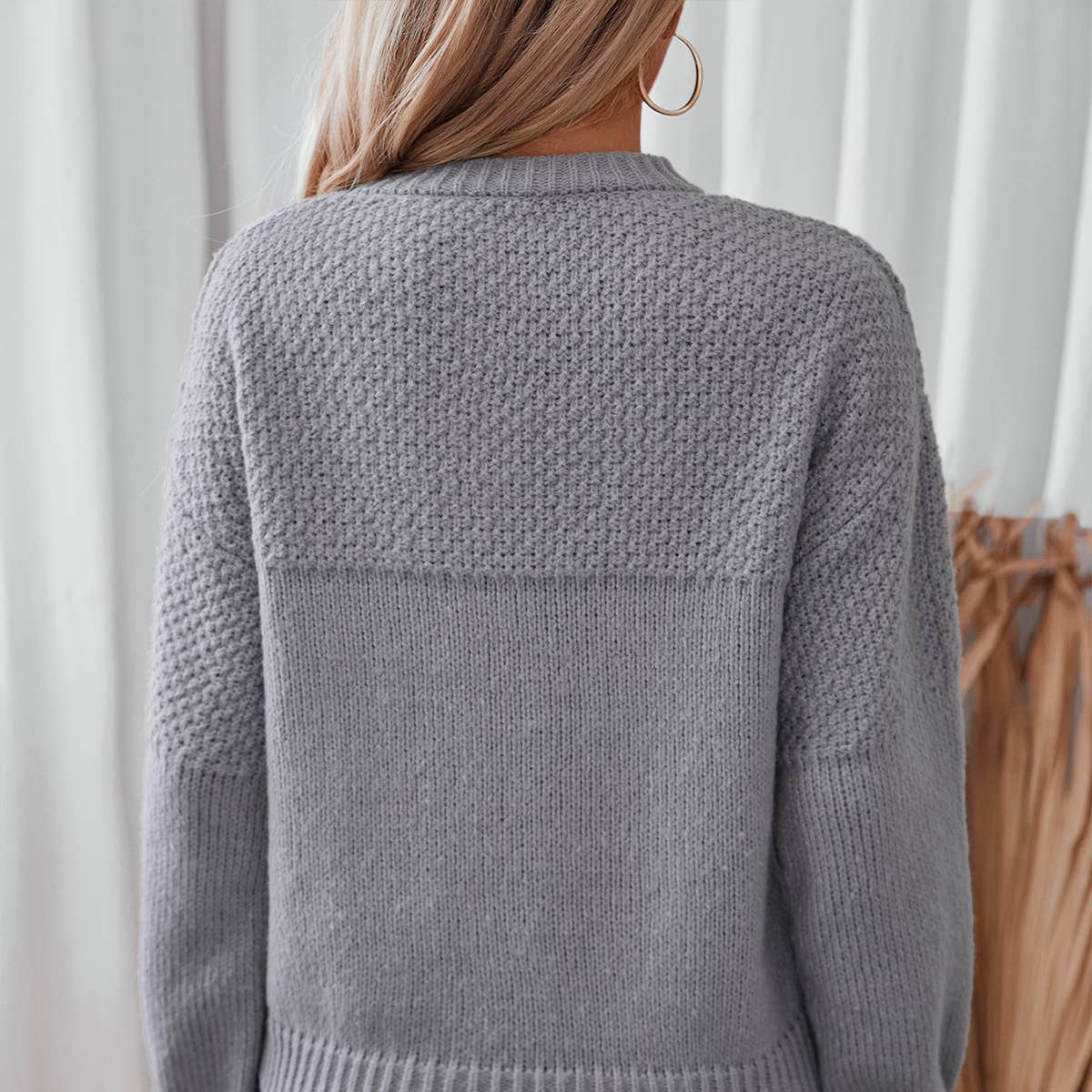 Casual crew-neck long-sleeved pullover sweater