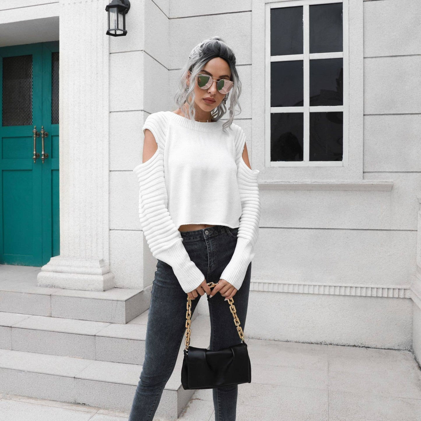 DESIGN OFF-THE-SHOULDER LONG-SLEEVED SWEATER