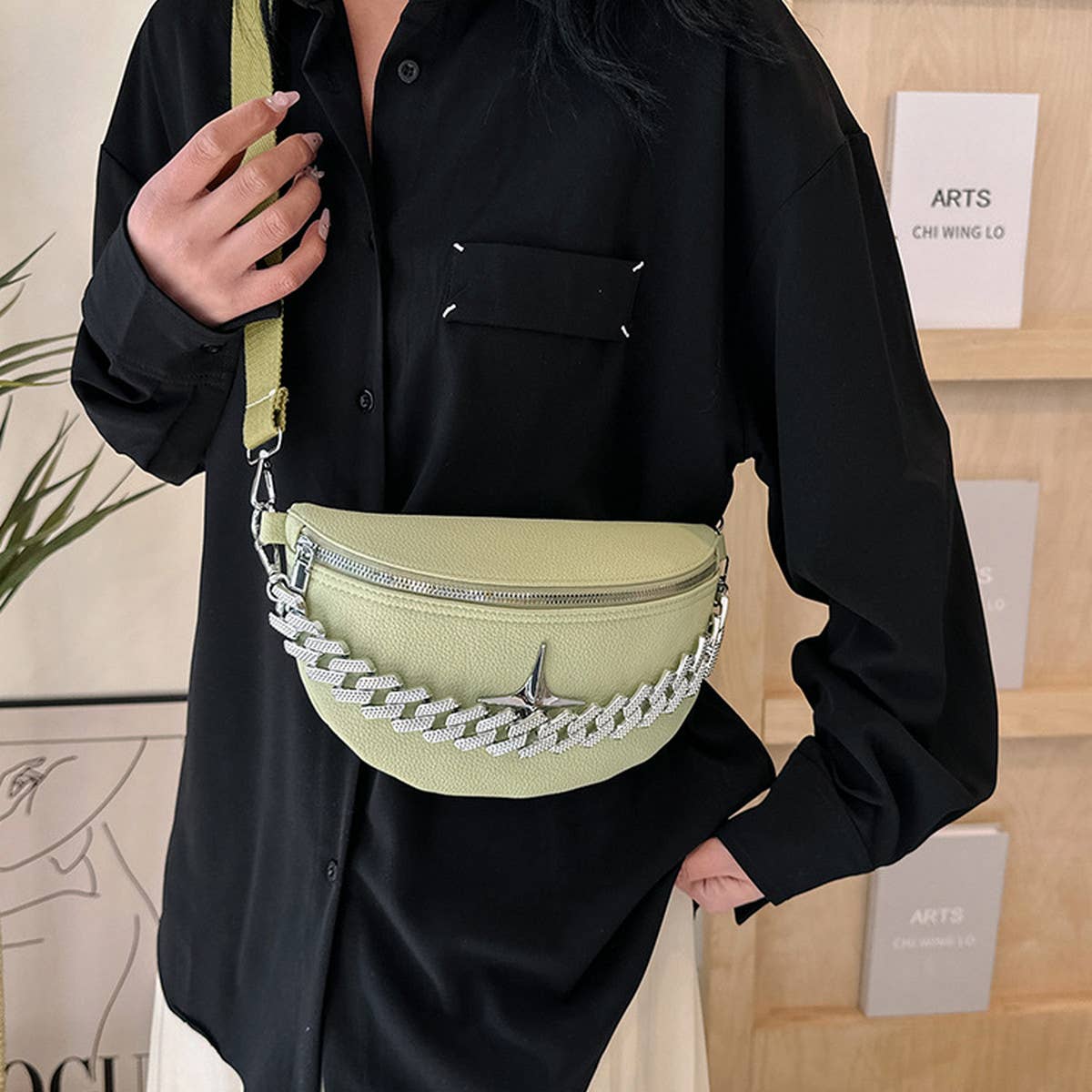 BELT BAG , CROSSBODY BAG SUMMER WITH CHUNKY CHAIN_CWAB2067