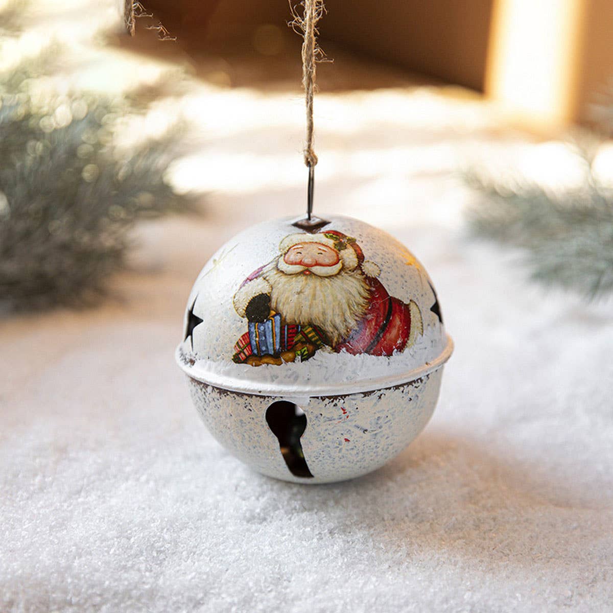 CWMM10372_CHRISTMAS SANTA PAINTED IRON BELL DOOR ORNAMENTS