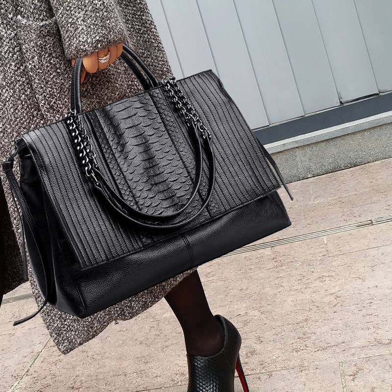 Large-capacity personalized single-shoulder bag