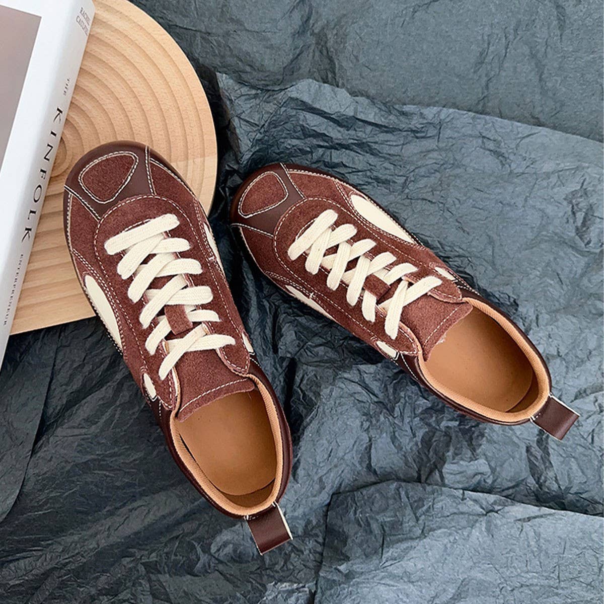 Retro Colorblock Sneakers in Wine Red Style_CWSHF0168
