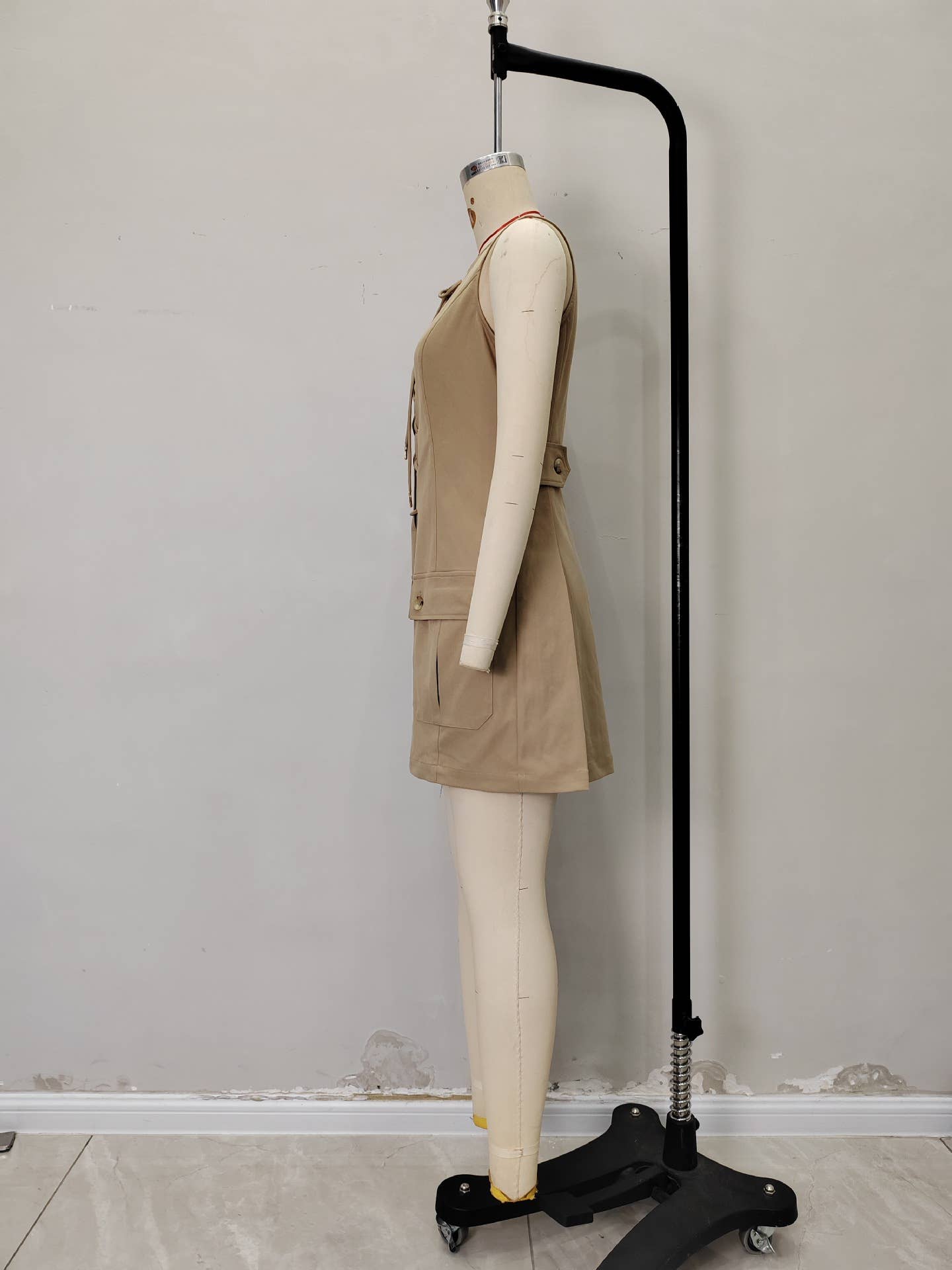 Cross-tied solid-color short dress